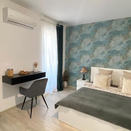 La Vie Est Belle Apartment Bucharest Exterior photo