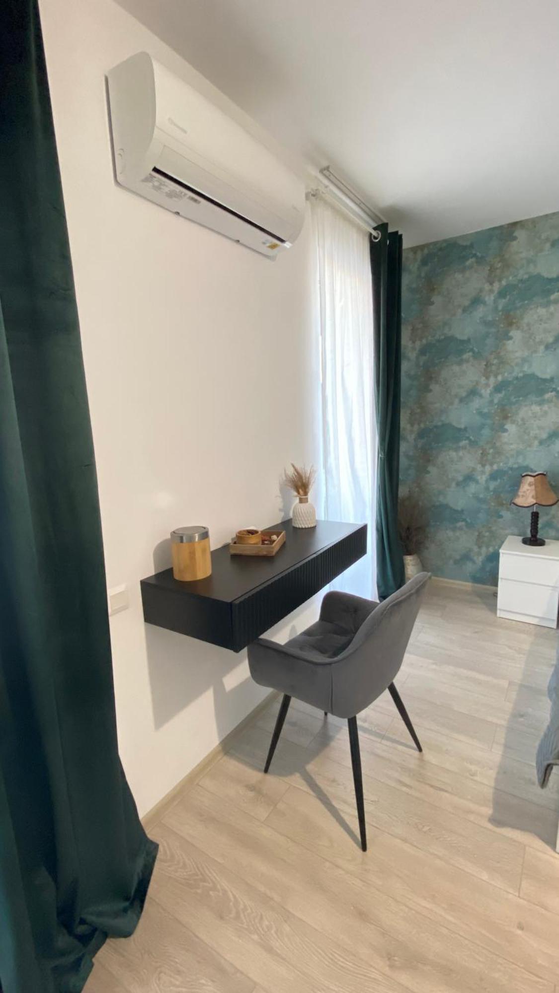 La Vie Est Belle Apartment Bucharest Exterior photo